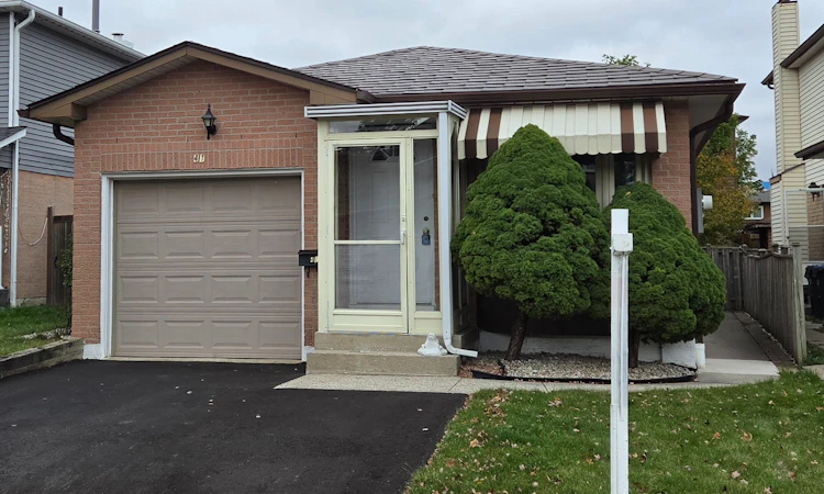 41 Greenleaf Crescent