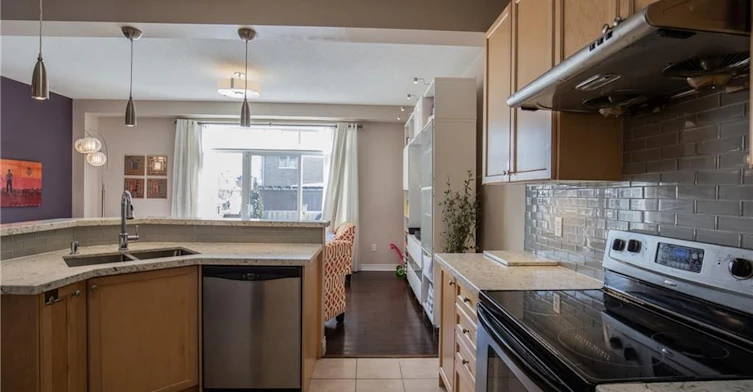 2308 Whistling Springs Crescent, Oakville, ON, L6M 0C5 - 6