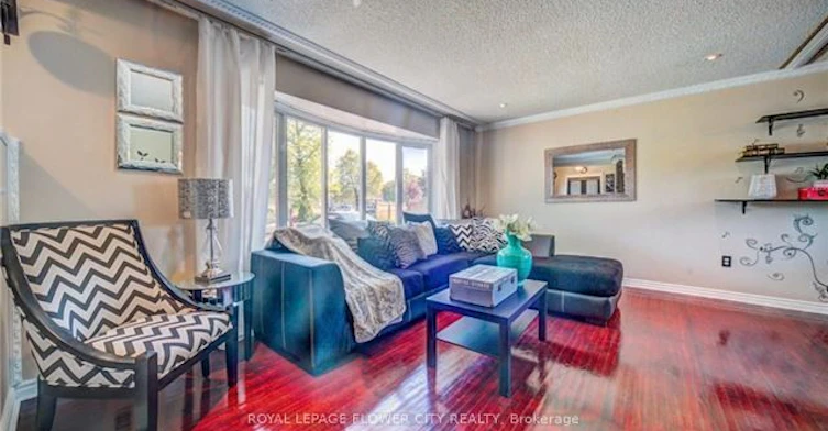20 Dorward Drive, Toronto, ON, M9V 2J6 - 3