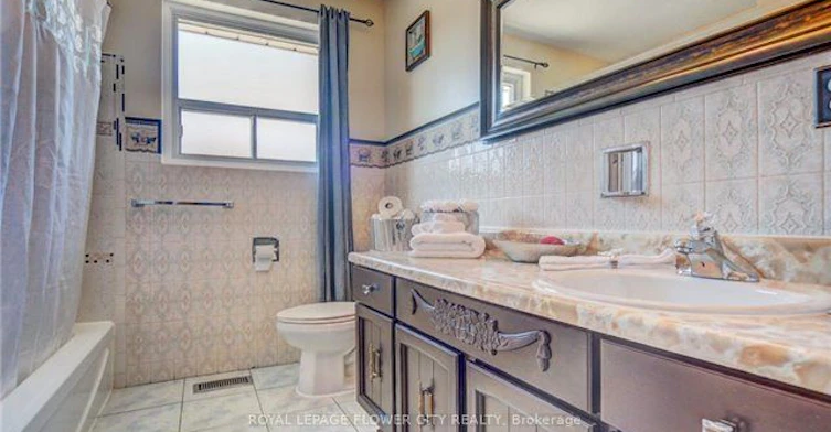 20 Dorward Drive, Toronto, ON, M9V 2J6 - 10