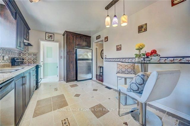 20 Dorward Drive, Toronto, ON, M9V 2J6 - 4