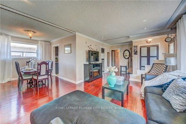 20 Dorward Drive, Toronto, ON, M9V 2J6 - 5