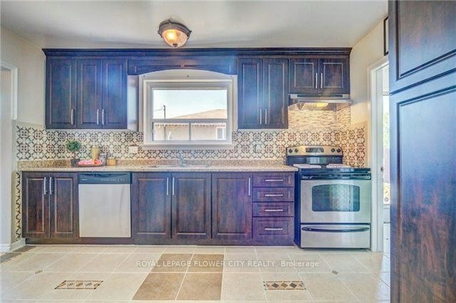 20 Dorward Drive, Toronto, ON, M9V 2J6 - 6