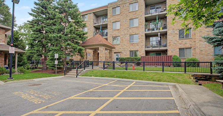 311-3499 Upper Middle Road, Burlington, ON, L7M 4M7