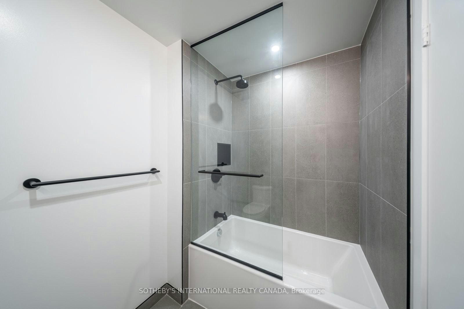 803-5 York Garden Way, Toronto, ON, M6A 2V1 - 11