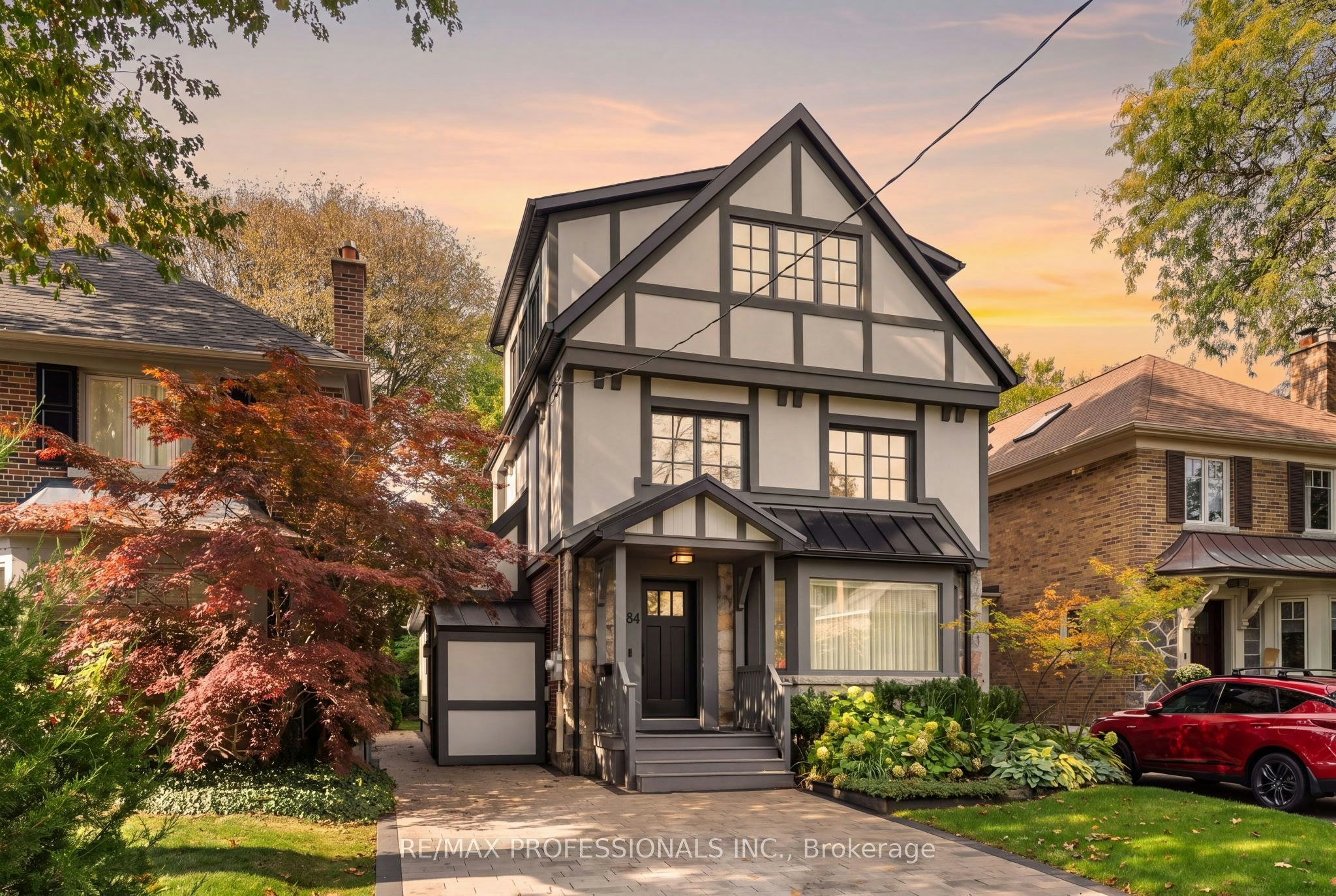 84 Humbervale Boulevard, Toronto, ON, M8Y 3P4