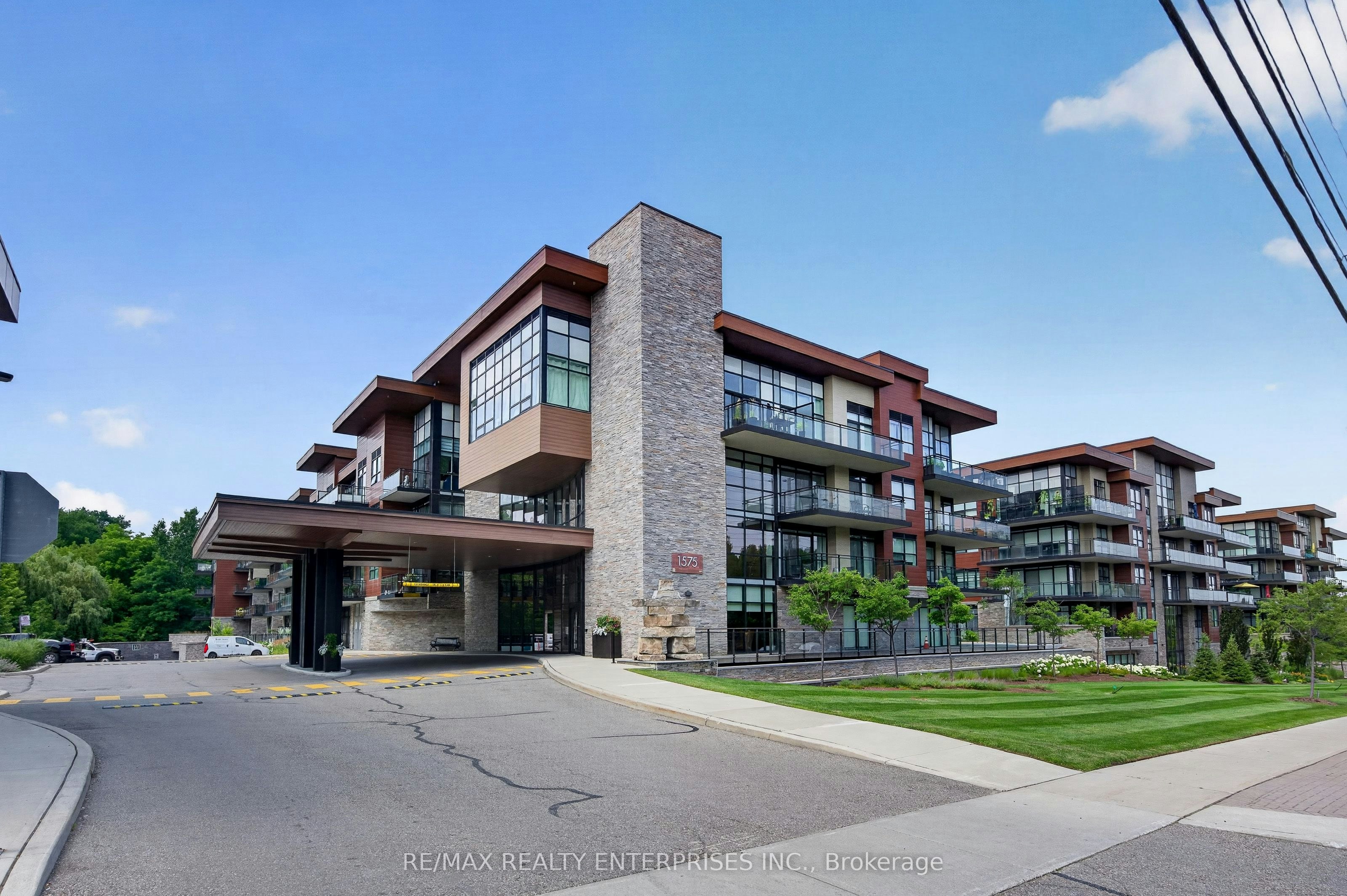457-1575 Lakeshore Road W, Mississauga, ON, L5J 0B1