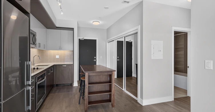457-1575 Lakeshore Road W, Mississauga, ON, L5J 0B1 - 6