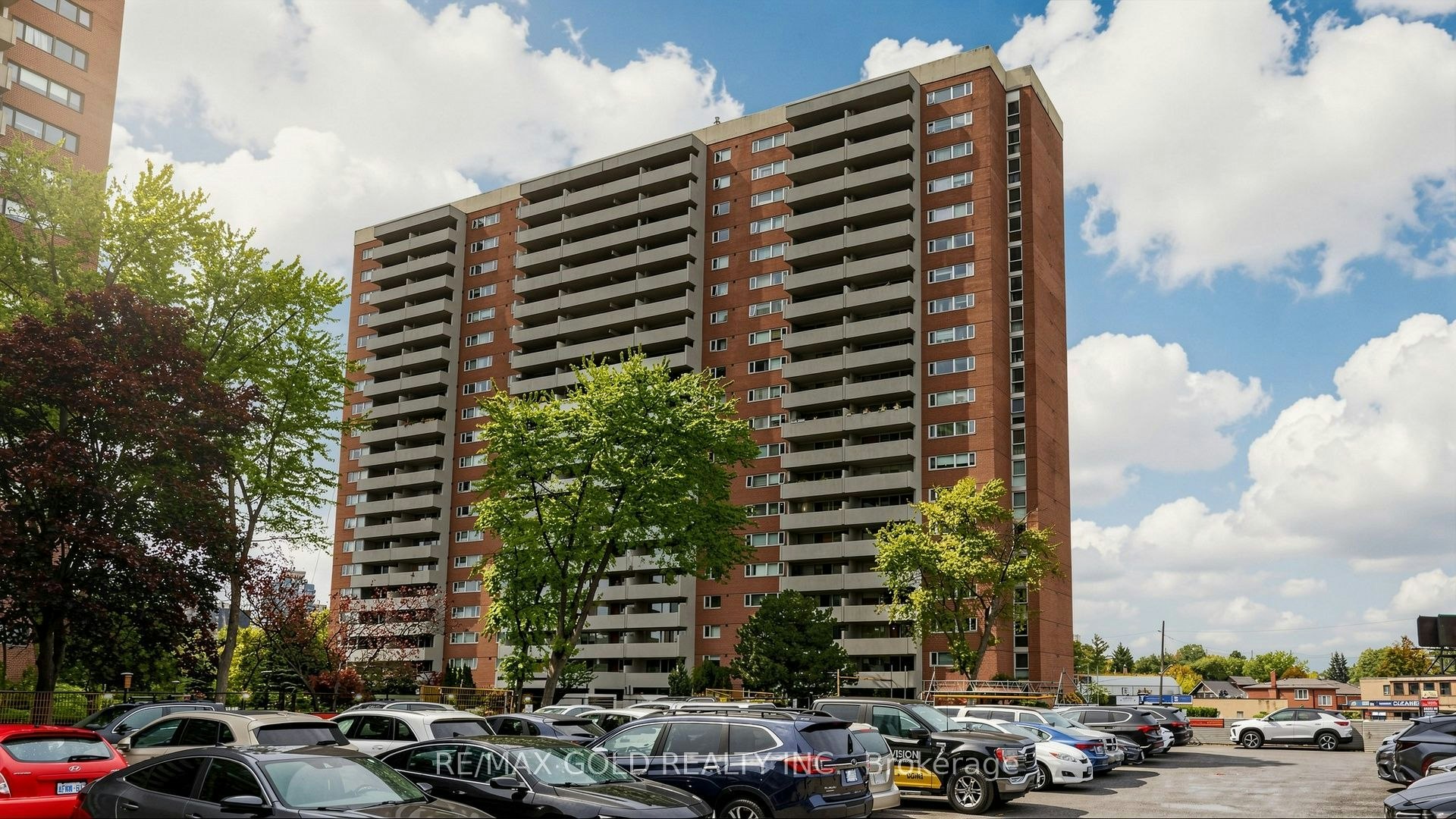 1504-270 Scarlett Road, Toronto, ON, M6N 4X5