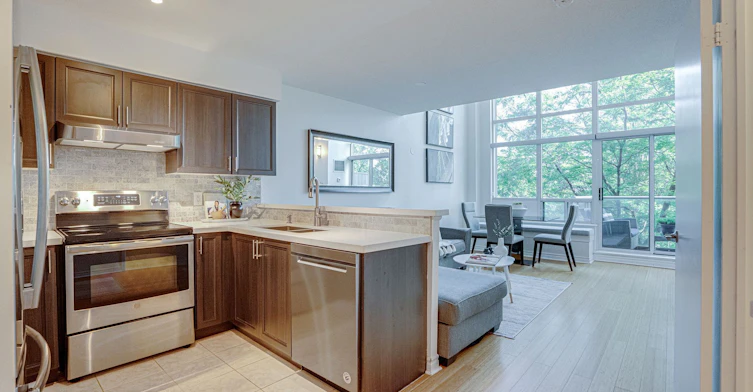 212-200 Manitoba Street, Toronto, ON, M8Y 3Y9