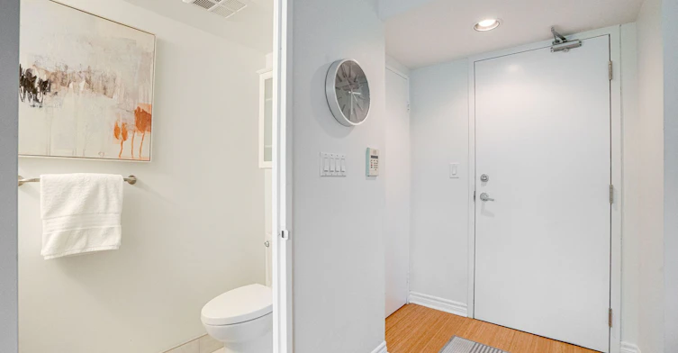 212-200 Manitoba Street, Toronto, ON, M8Y 3Y9 - 3