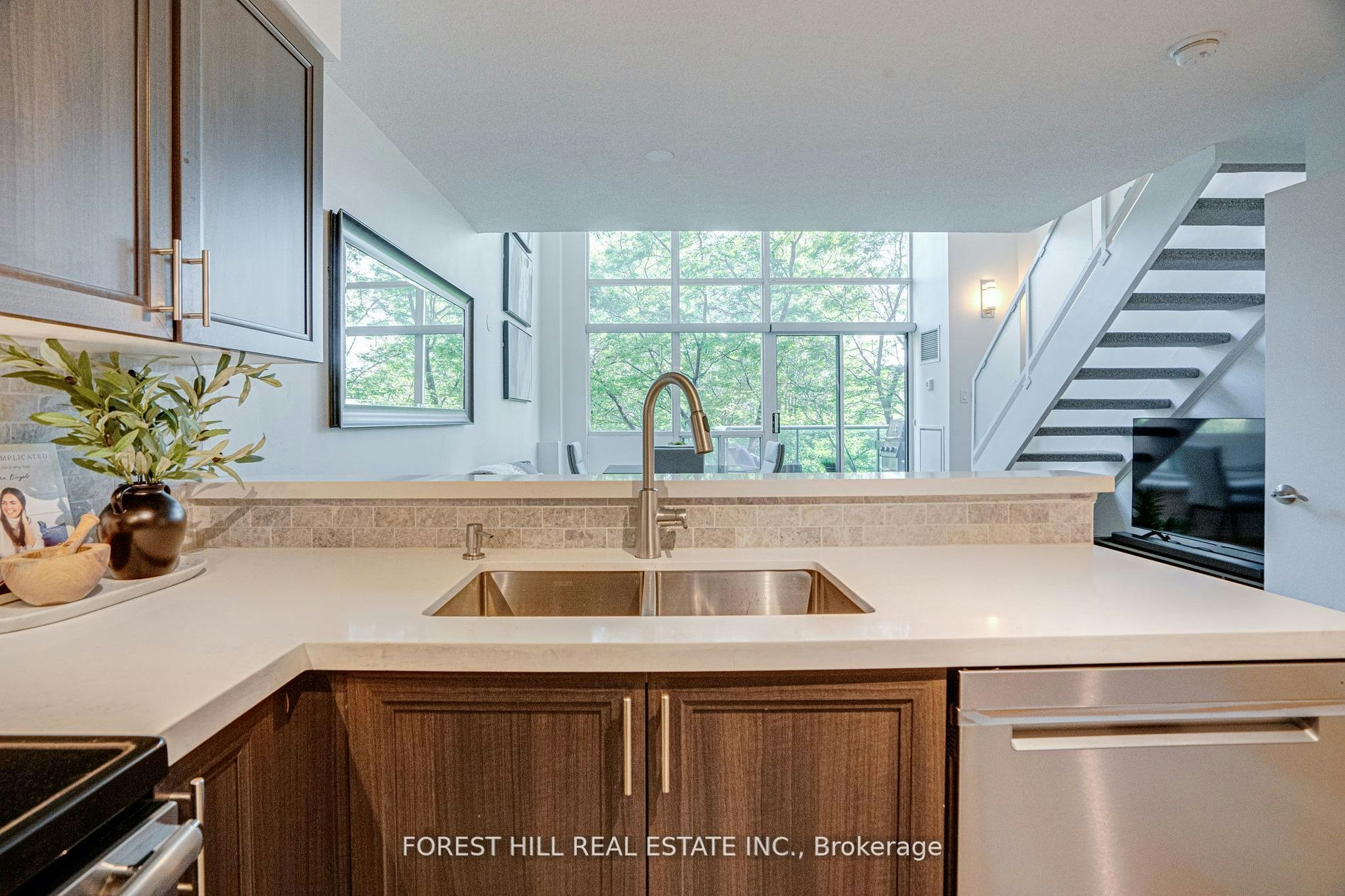 212-200 Manitoba Street, Toronto, ON, M8Y 3Y9 - 6