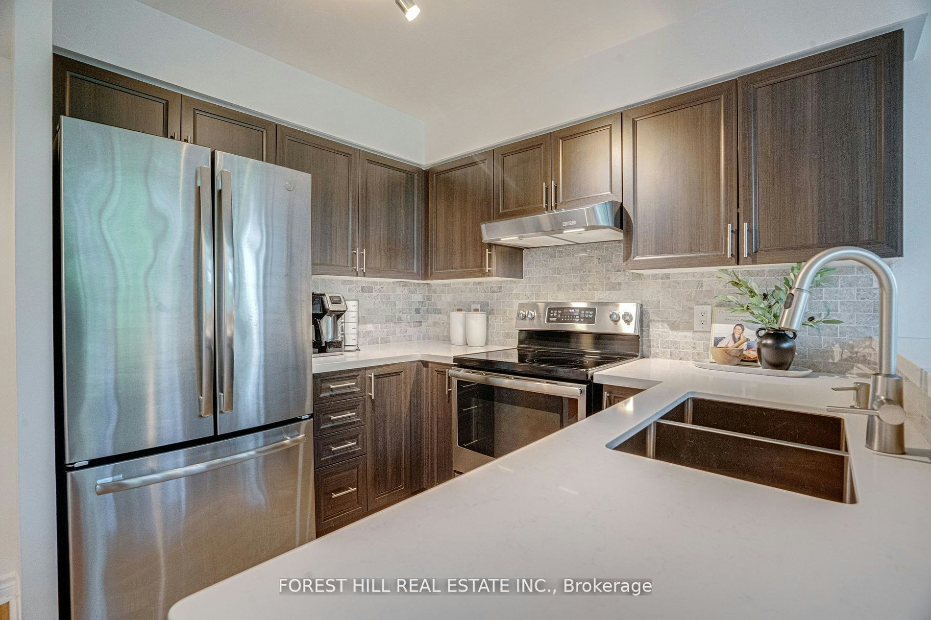 212-200 Manitoba Street, Toronto, ON, M8Y 3Y9 - 7