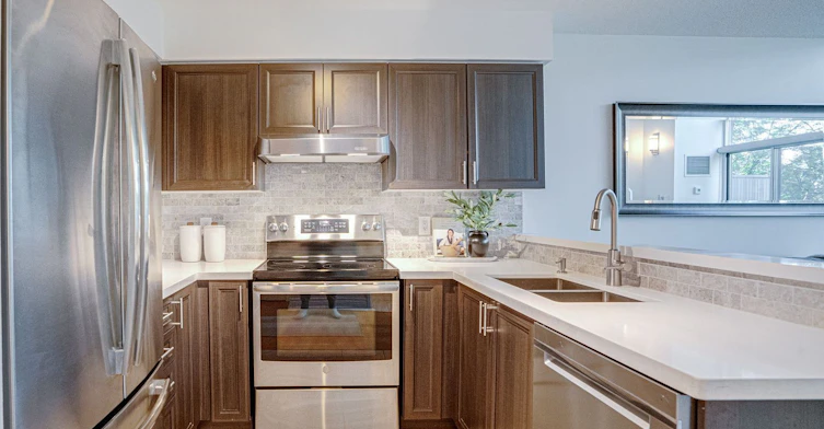 212-200 Manitoba Street, Toronto, ON, M8Y 3Y9 - 4