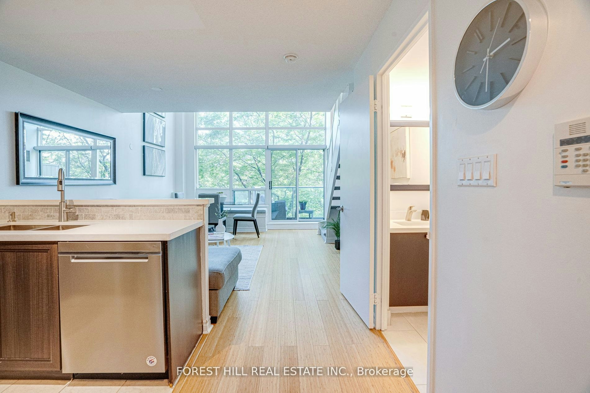 212-200 Manitoba Street, Toronto, ON, M8Y 3Y9 - 2