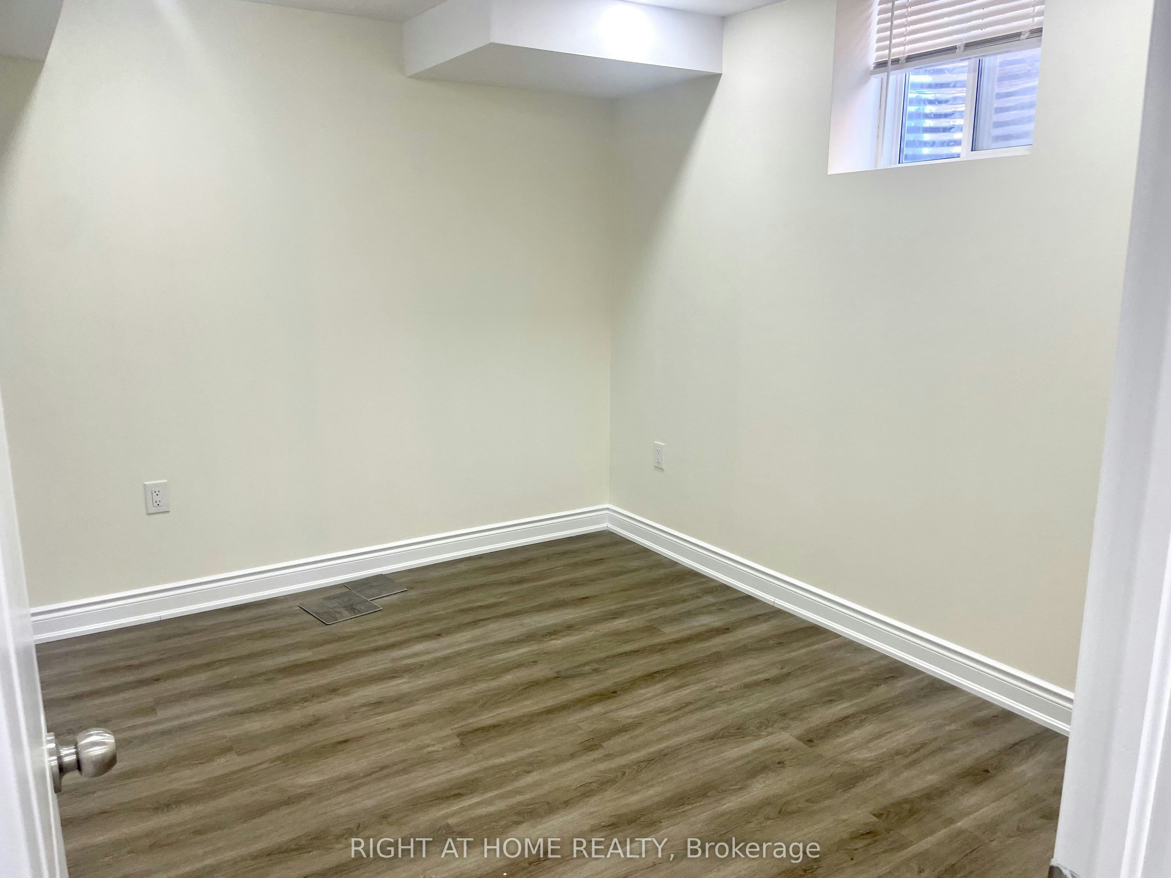 Unit #2 (Bsmt)-11 Herdwick Street, Brampton, ON, L6S 6L6 - 3