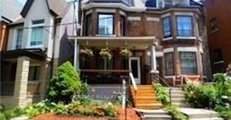 # 3-487 Indian Grove, Toronto, ON, M6P 2J1