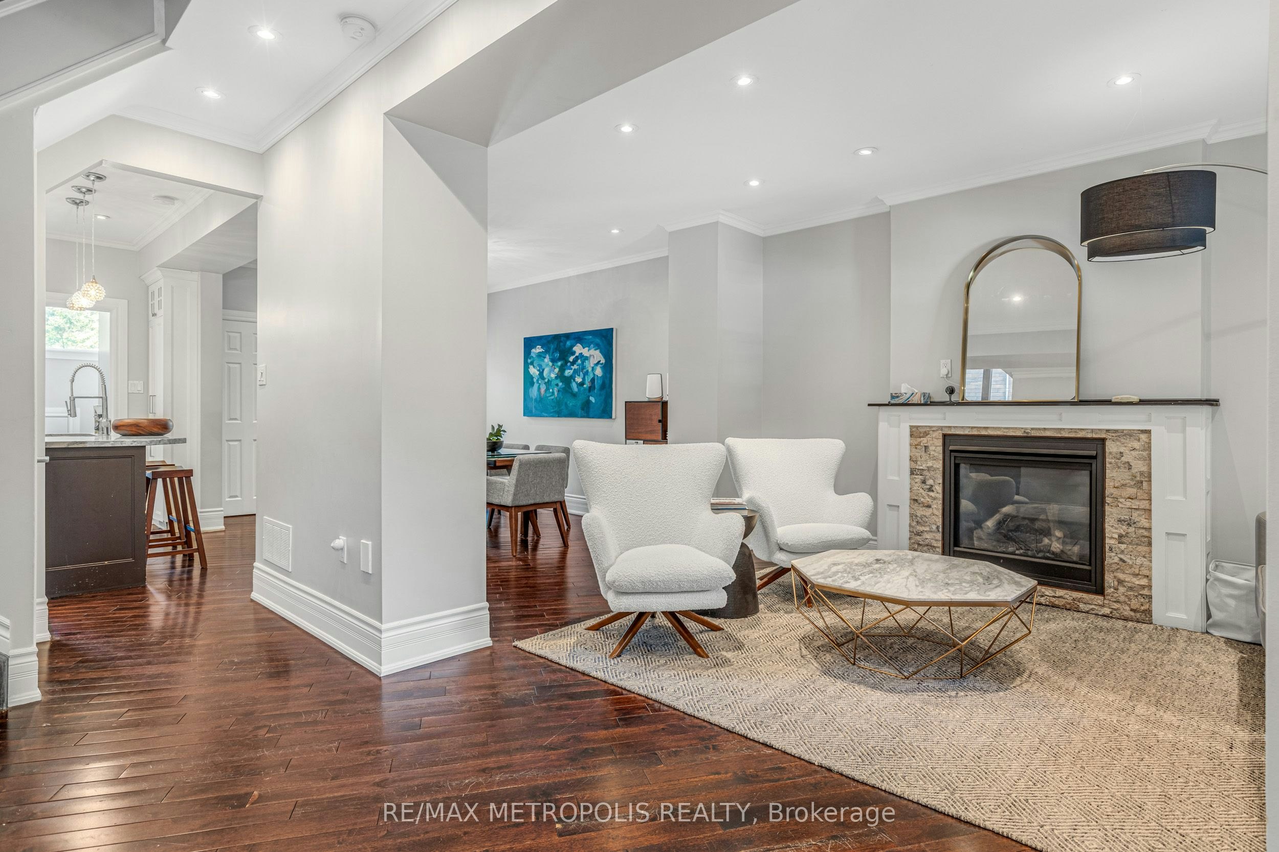 26 Algonquin Avenue, Toronto, ON, M6R 1K7 - 4