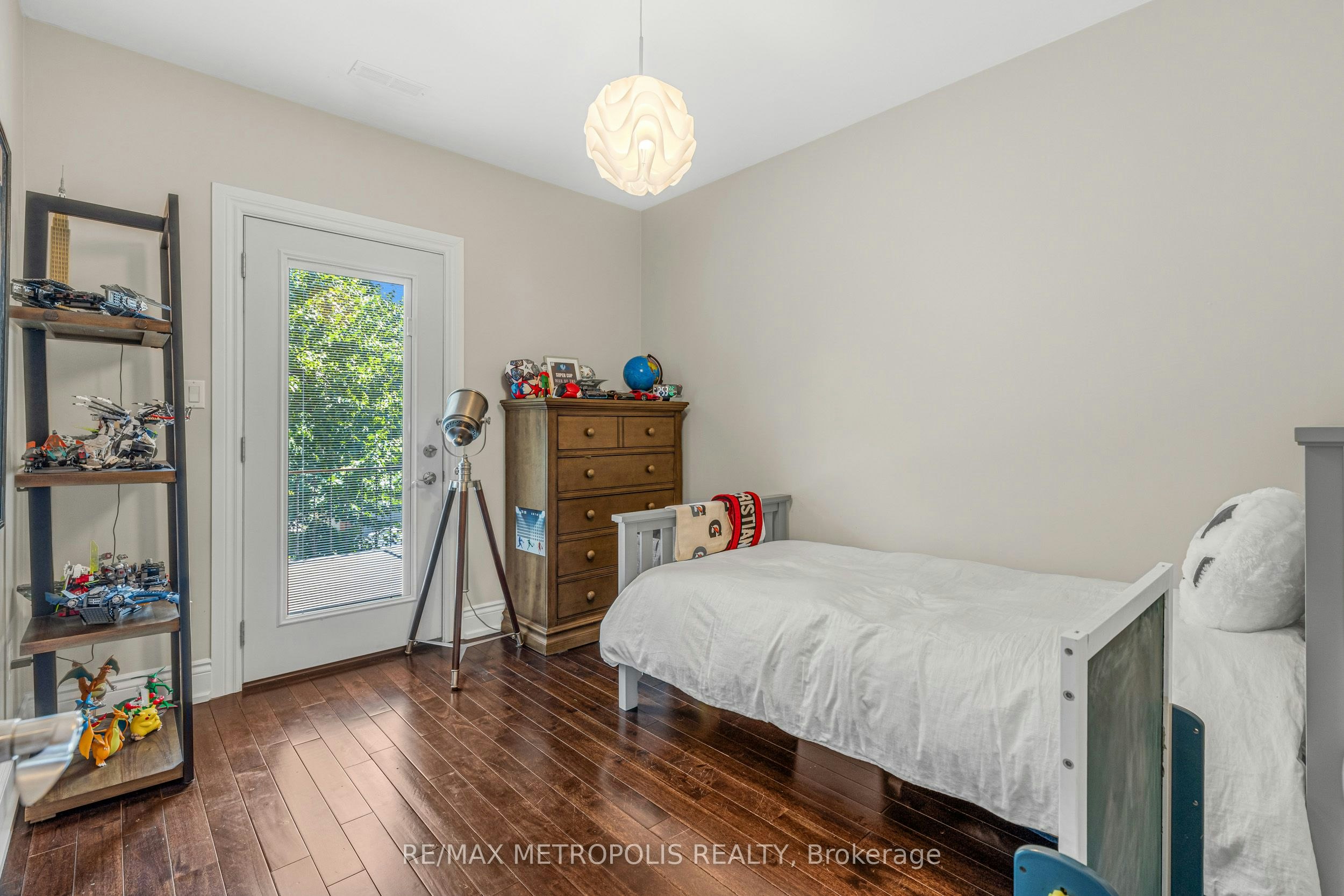 26 Algonquin Avenue, Toronto, ON, M6R 1K7 - 22