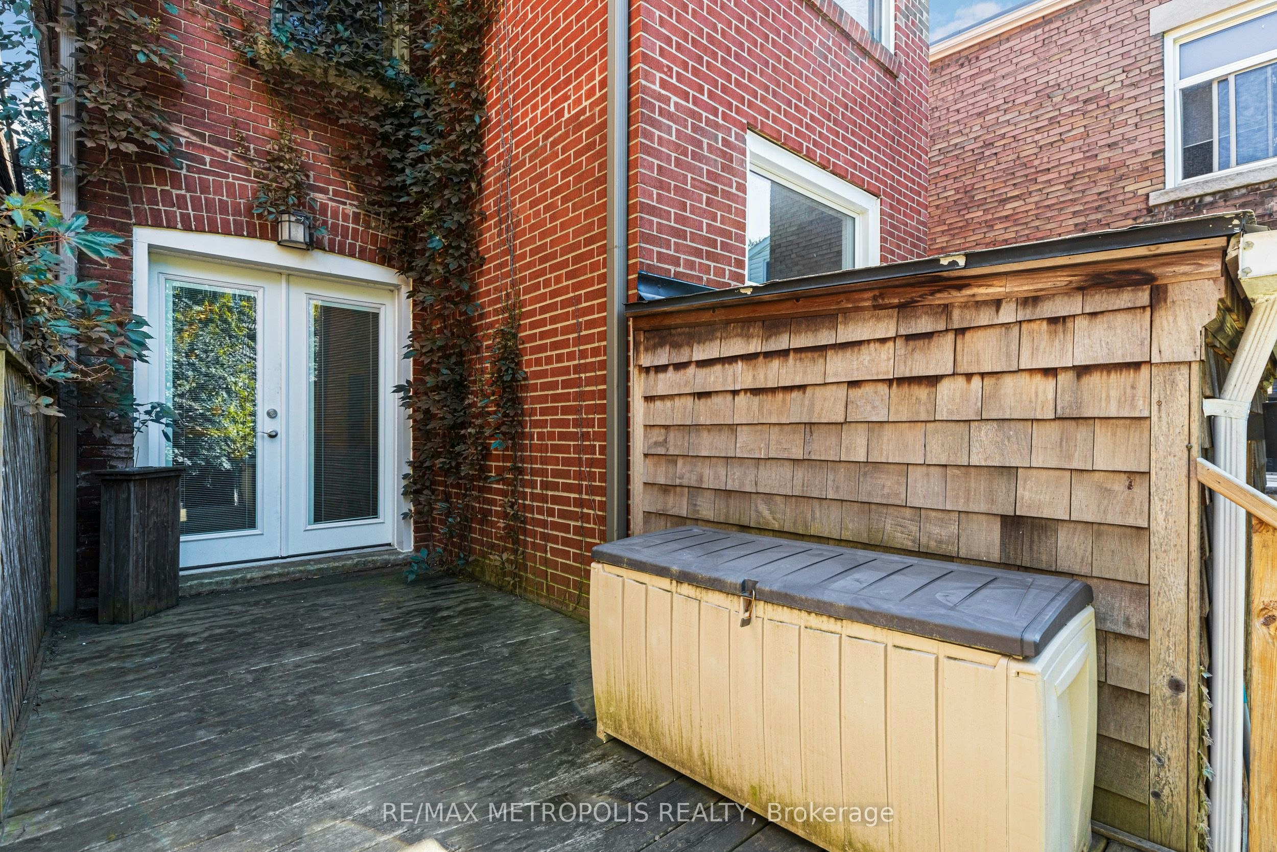 26 Algonquin Avenue, Toronto, ON, M6R 1K7 - 40