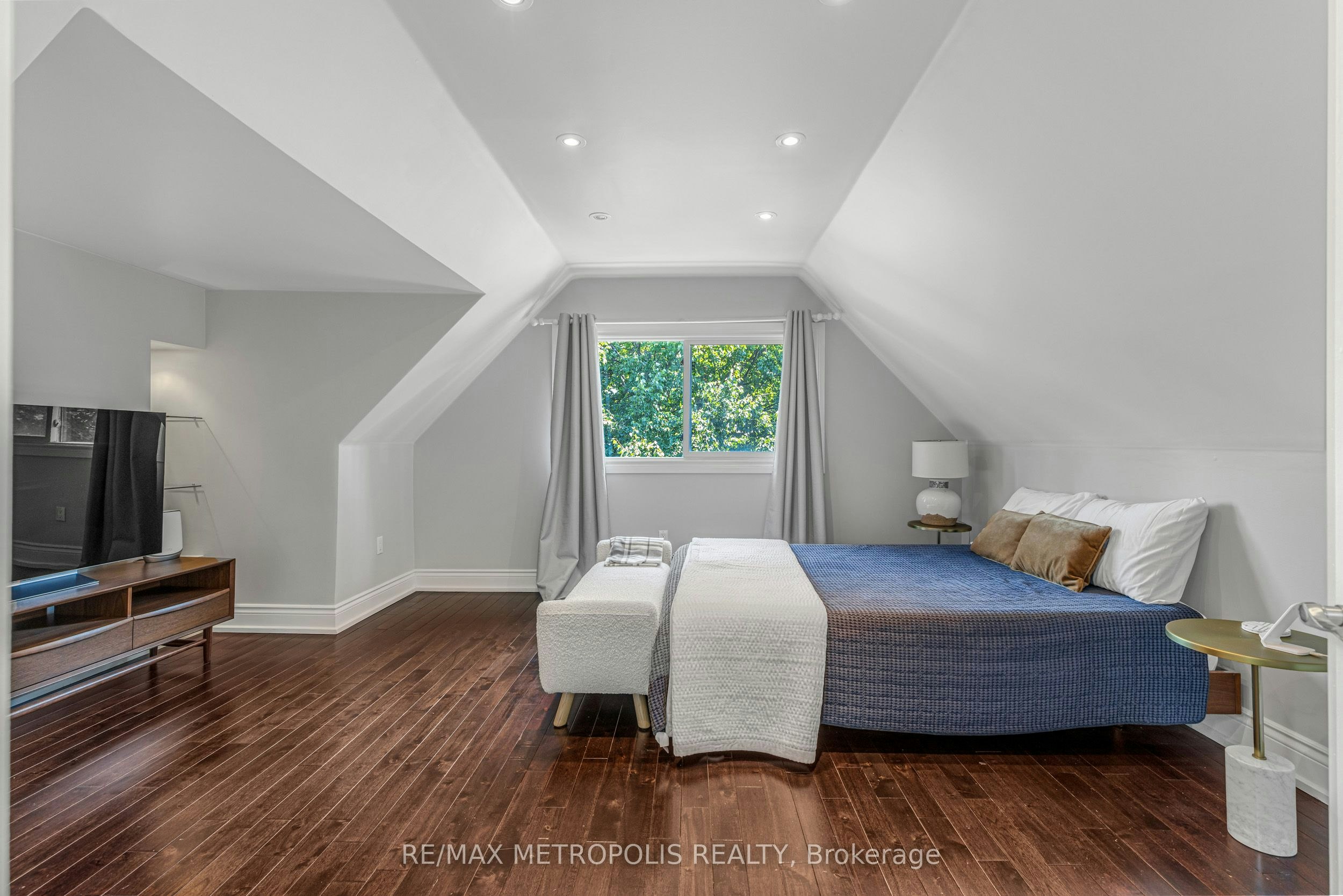 26 Algonquin Avenue, Toronto, ON, M6R 1K7 - 25