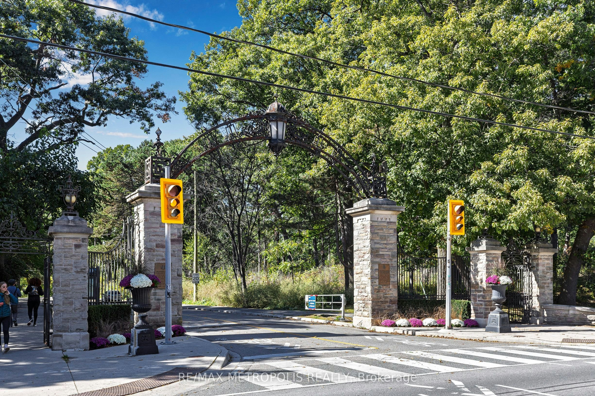 26 Algonquin Avenue, Toronto, ON, M6R 1K7 - 41