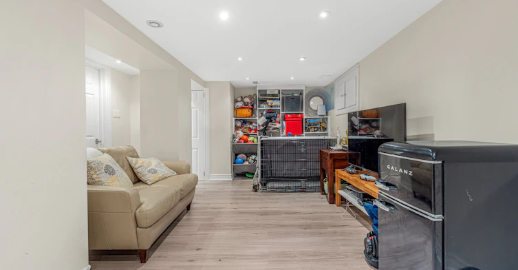 26 Algonquin Avenue, Toronto, ON, M6R 1K7 - 33