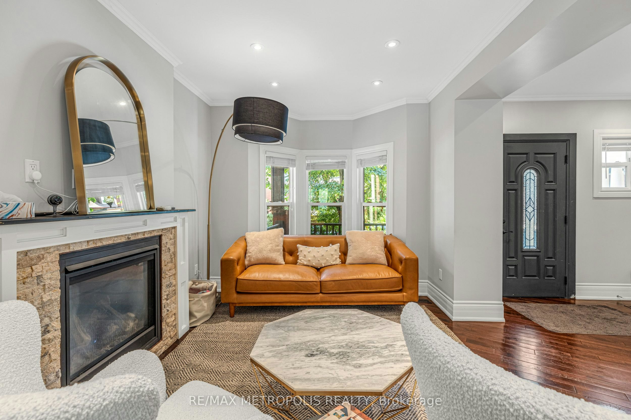 26 Algonquin Avenue, Toronto, ON, M6R 1K7 - 5