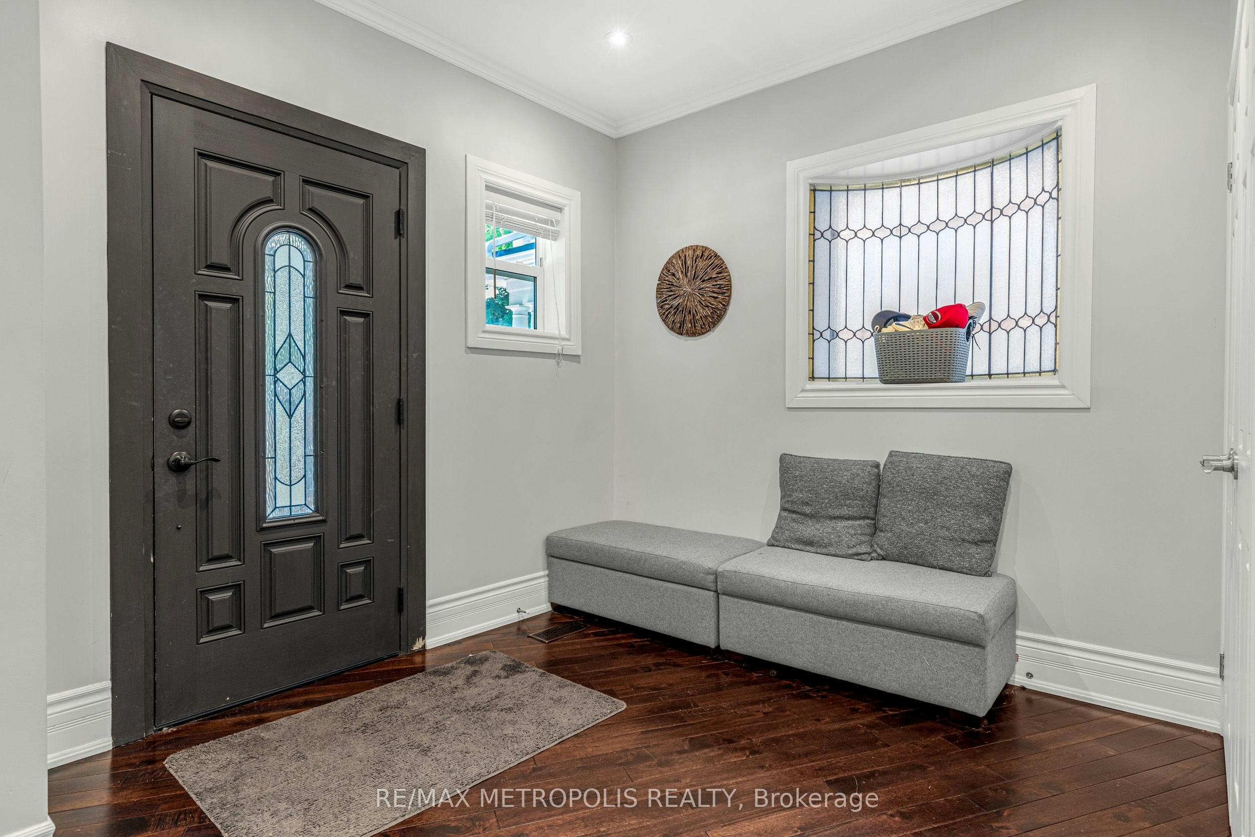 26 Algonquin Avenue, Toronto, ON, M6R 1K7 - 3