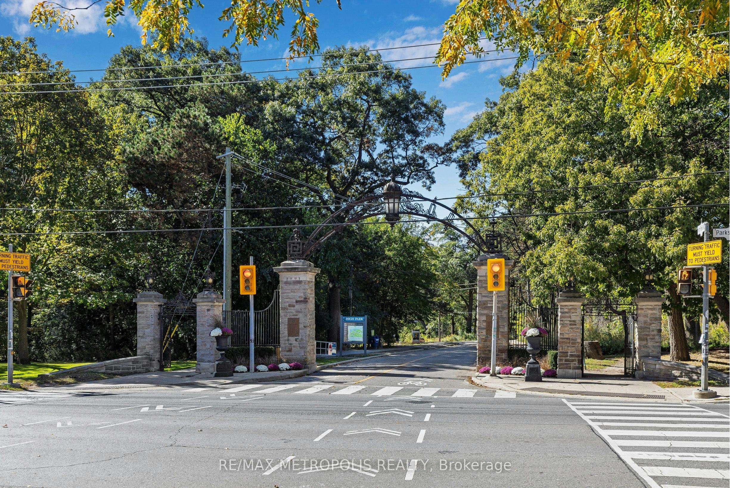 26 Algonquin Avenue, Toronto, ON, M6R 1K7 - 42