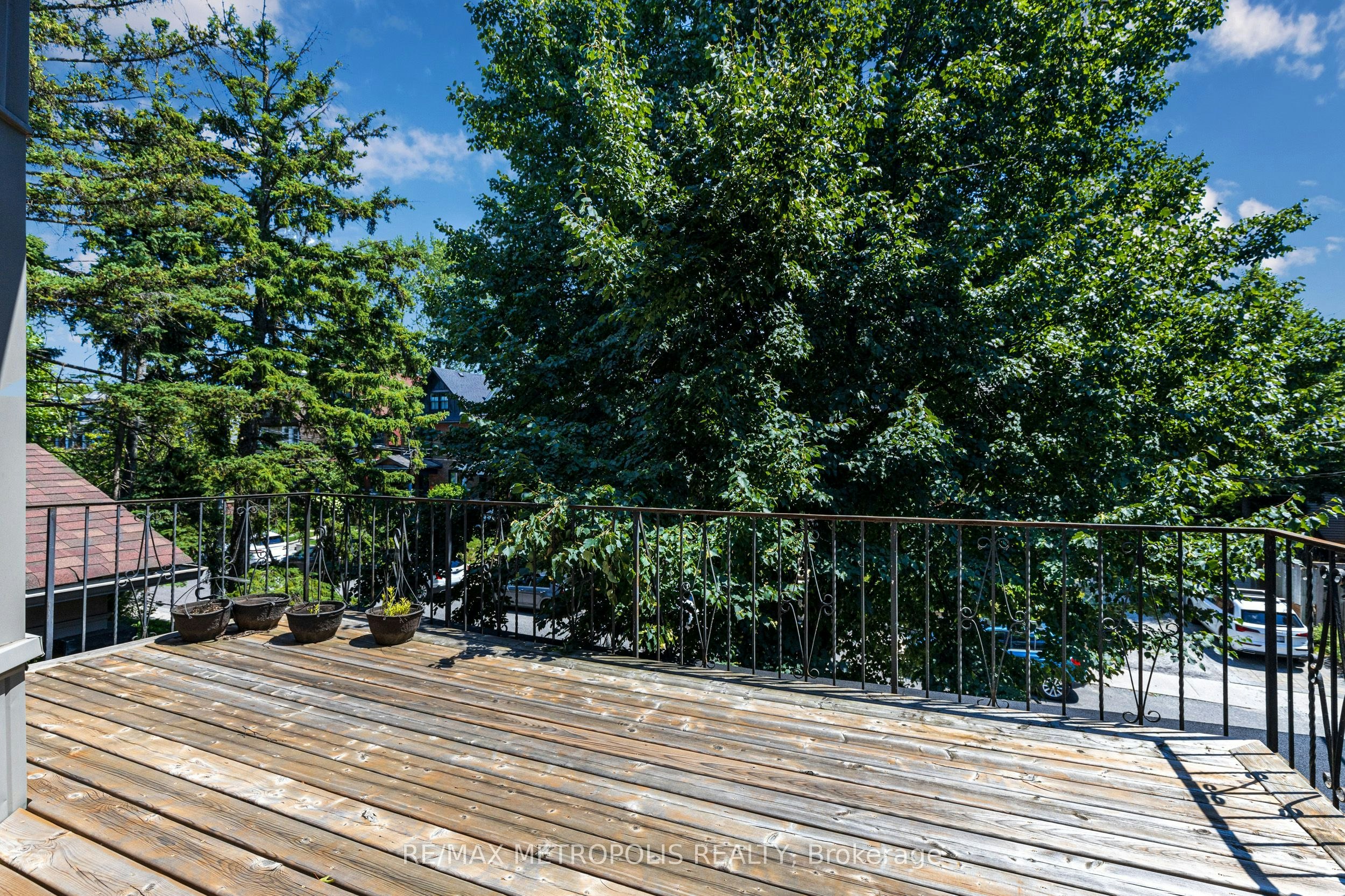 26 Algonquin Avenue, Toronto, ON, M6R 1K7 - 23