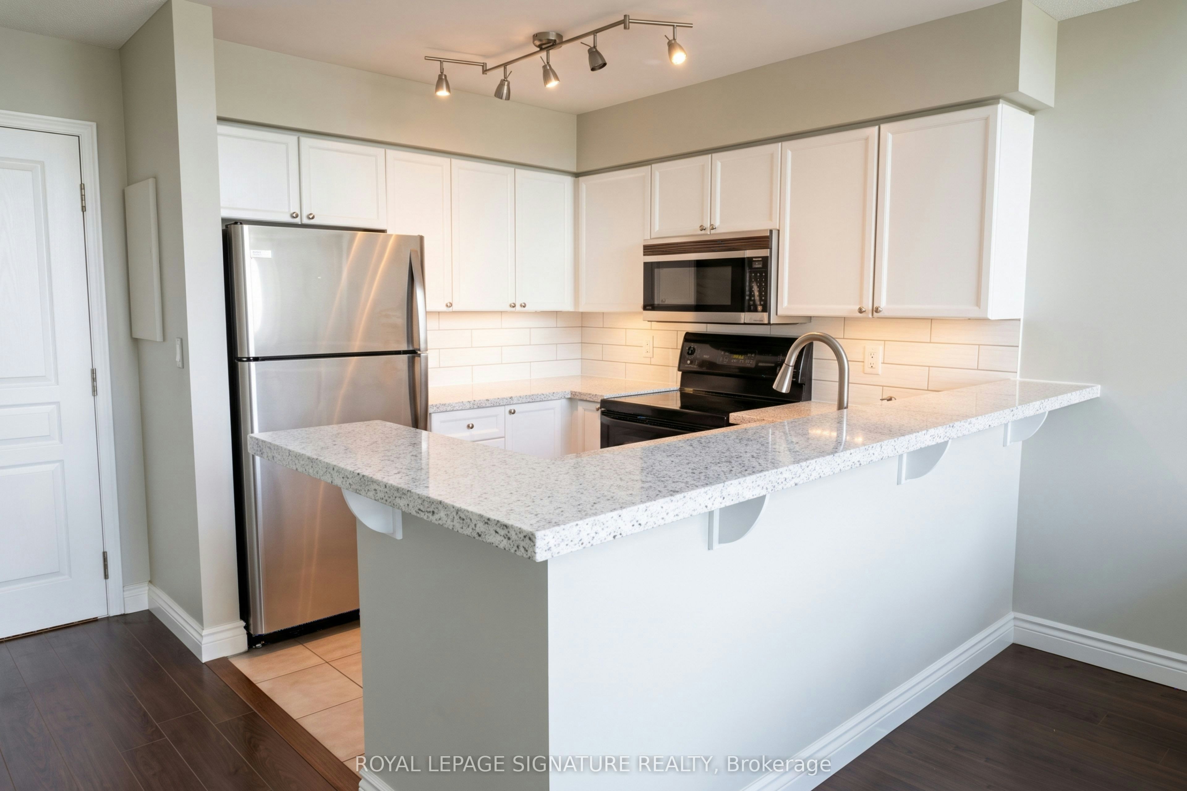 714-250 Manitoba Street, Toronto, ON, M8Y 4G8 - 5