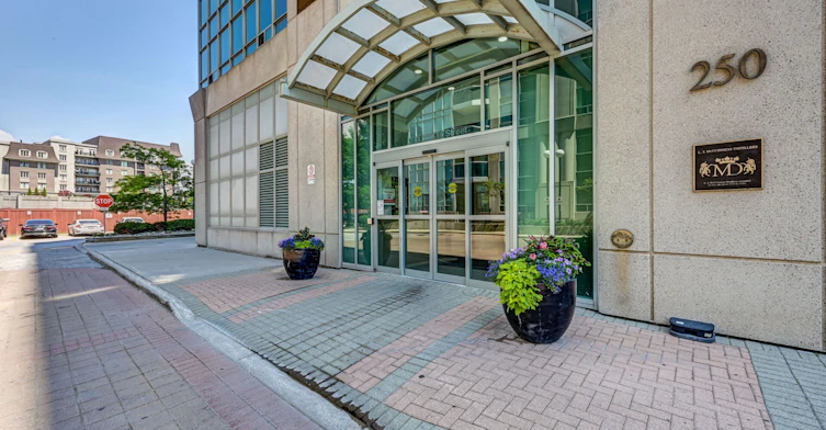 714-250 Manitoba Street, Toronto, ON, M8Y 4G8 - 2