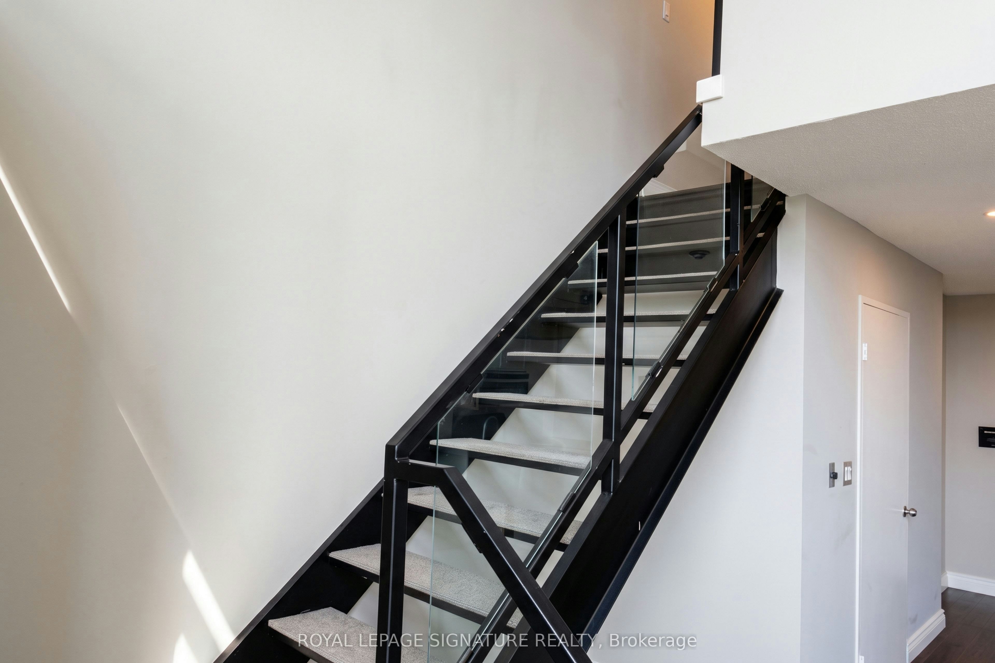714-250 Manitoba Street, Toronto, ON, M8Y 4G8 - 9