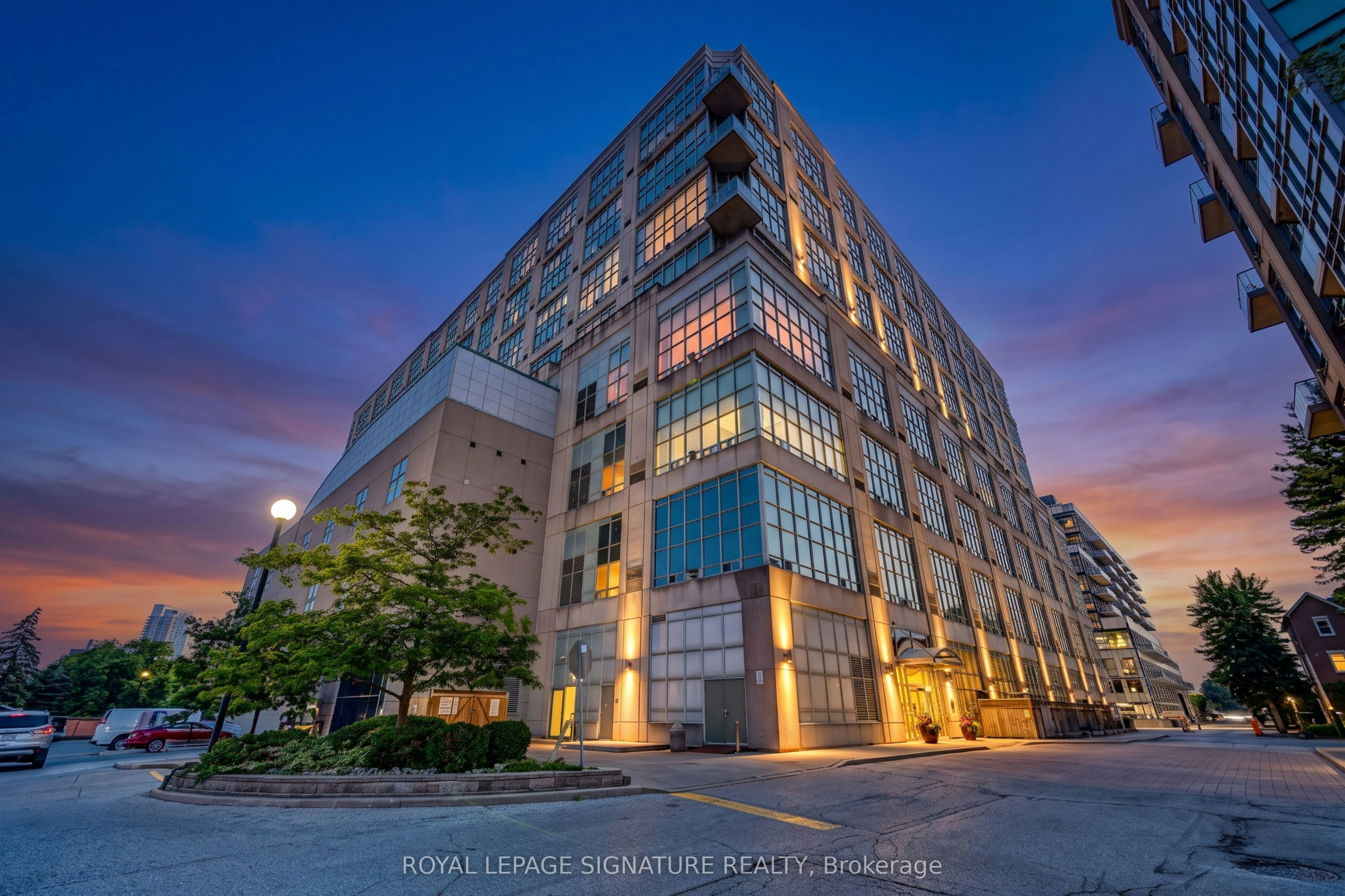 714-250 Manitoba Street, Toronto, ON, M8Y 4G8
