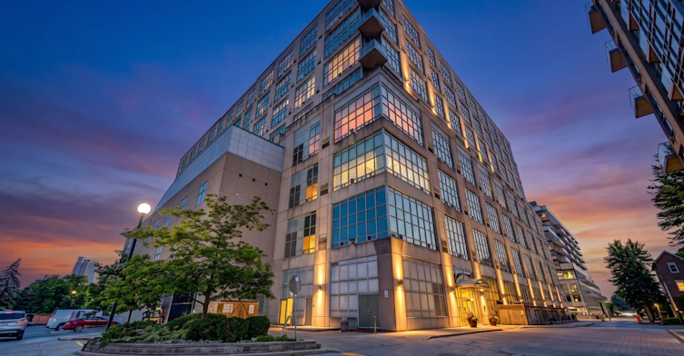 714-250 Manitoba Street, Toronto, ON, M8Y 4G8
