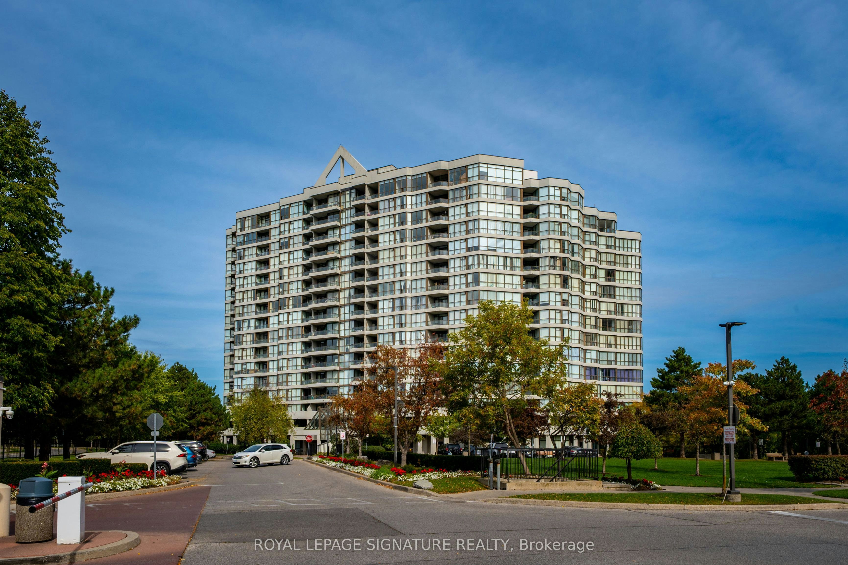 211-1 Rowntree Road, Toronto, ON, M9V 5G7