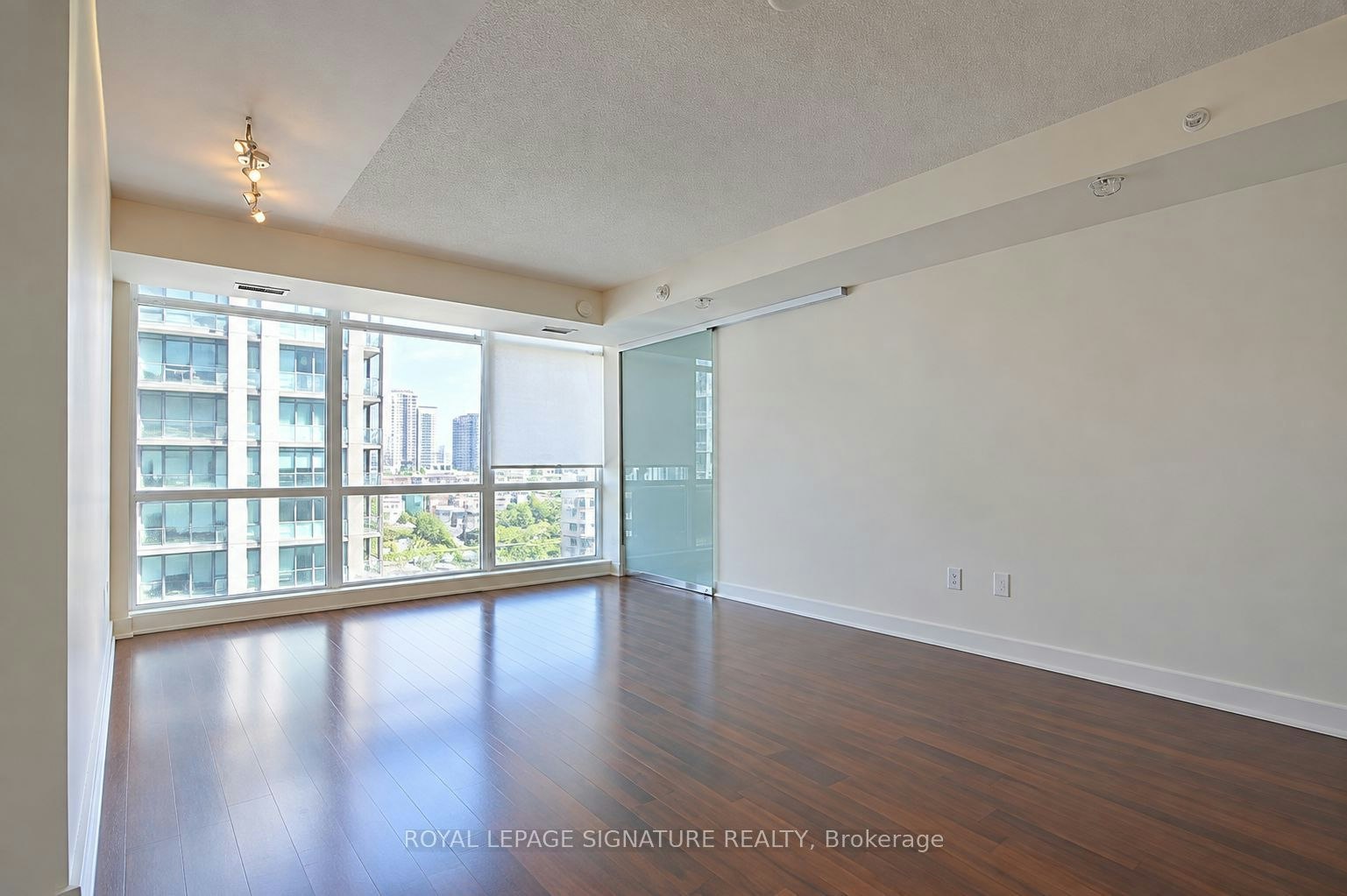 712-20 Joe Shuster Way, Toronto, ON, M6K 0A3 - 4