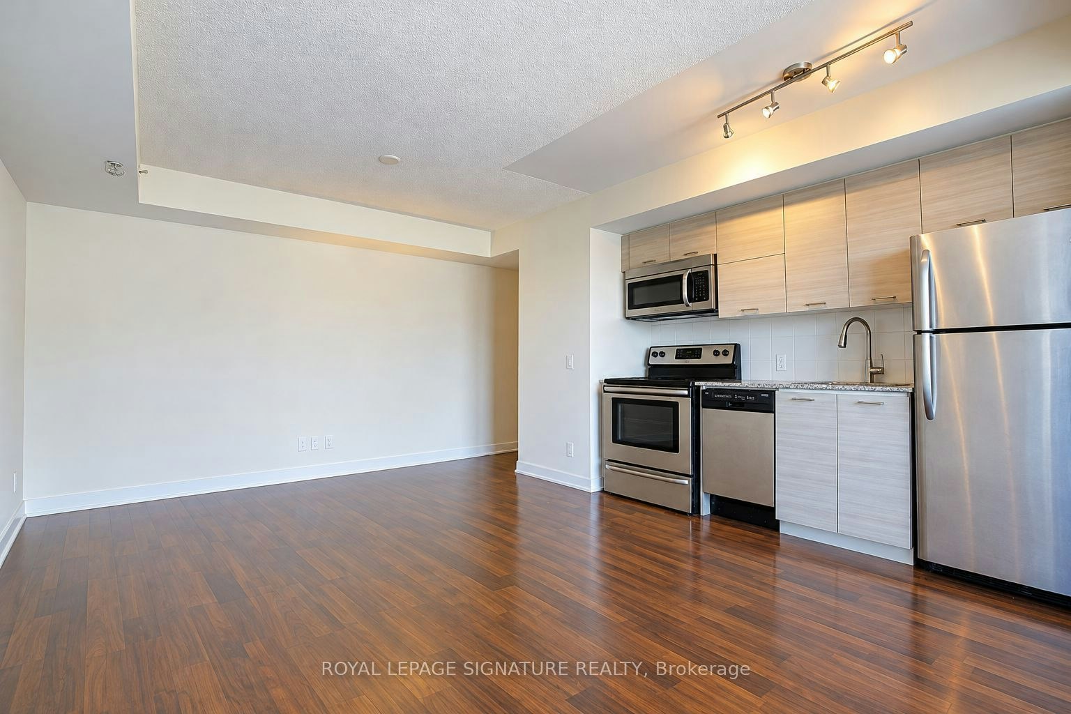 712-20 Joe Shuster Way, Toronto, ON, M6K 0A3 - 8