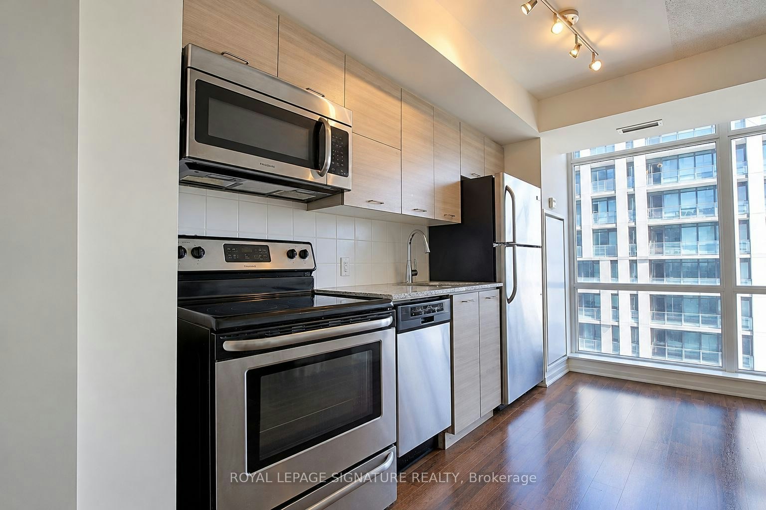712-20 Joe Shuster Way, Toronto, ON, M6K 0A3 - 7