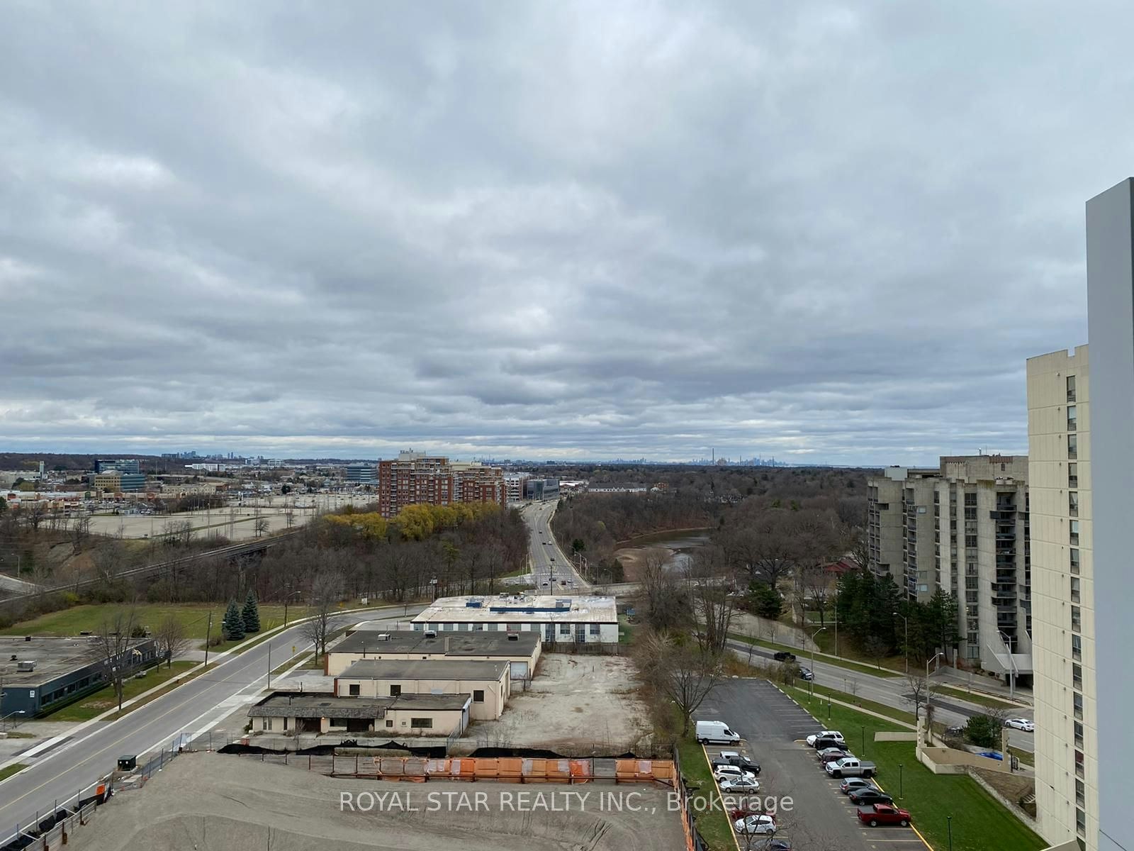 1204-65 Speers Road, Oakville, ON, L6K 0J1 - 2