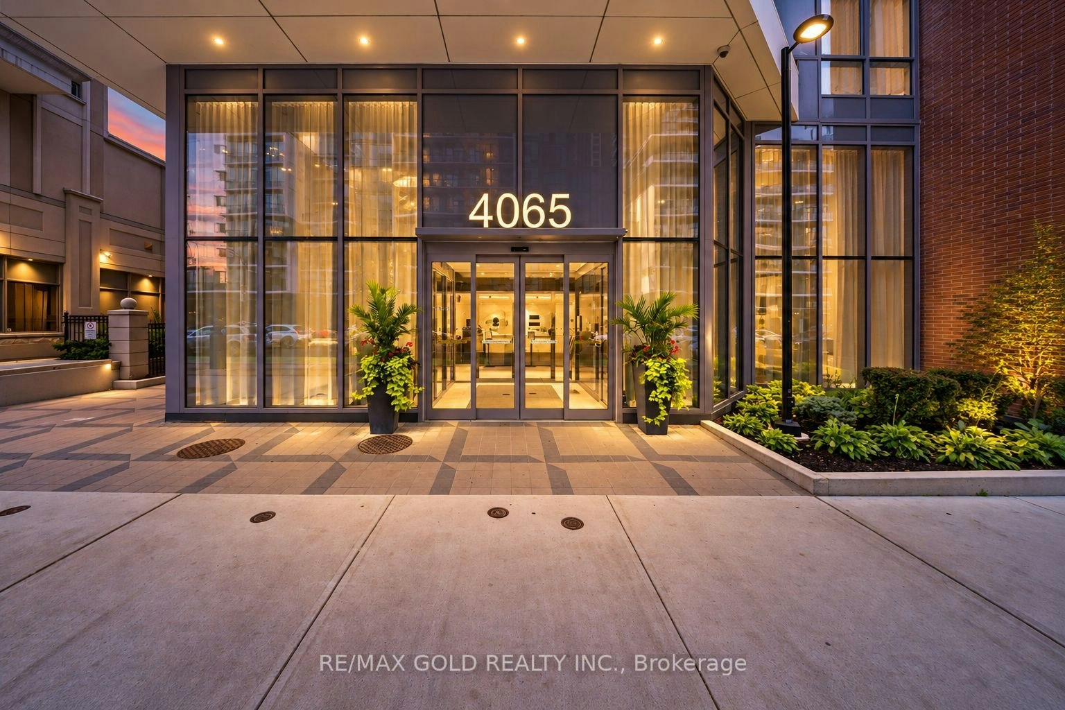 705-4065 Confederation Parkway, Mississauga, ON, L5B 0L4 - 3