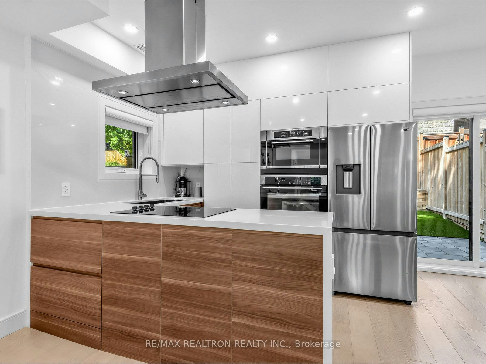 1526 Davenport Road, Toronto, ON, M6H 2H8