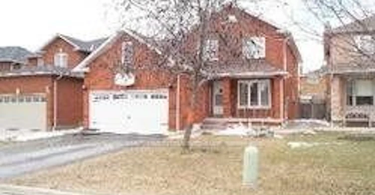 959 Summerbreeze Court, Mississauga, ON, L5V 1C9