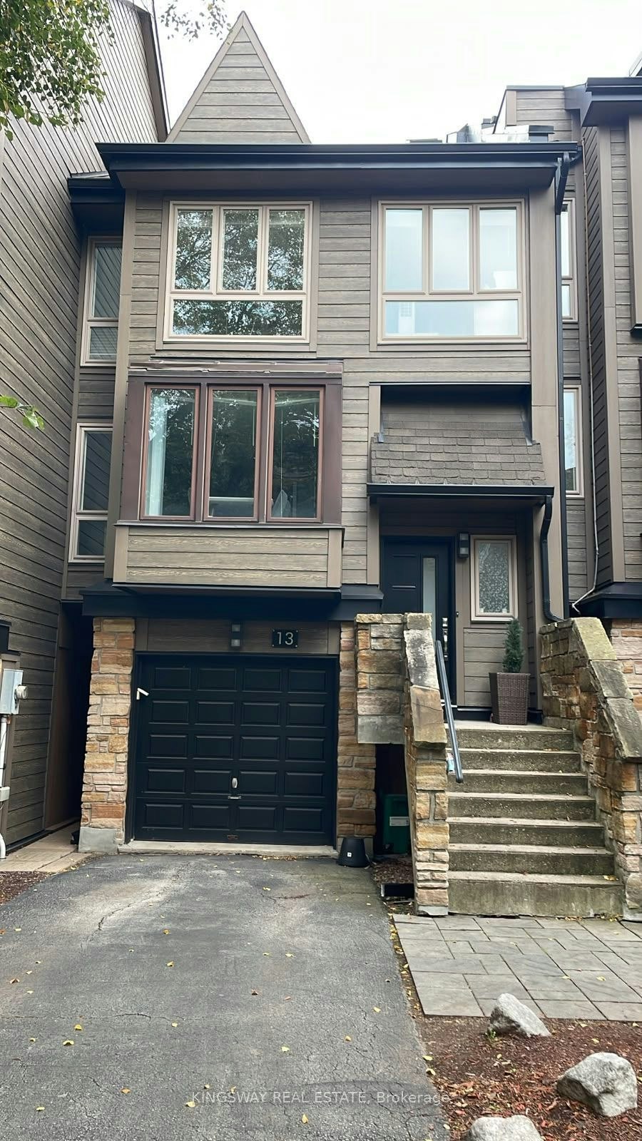 13-1120 Queens Avenue, Oakville, ON, L6H 2B5 - 2