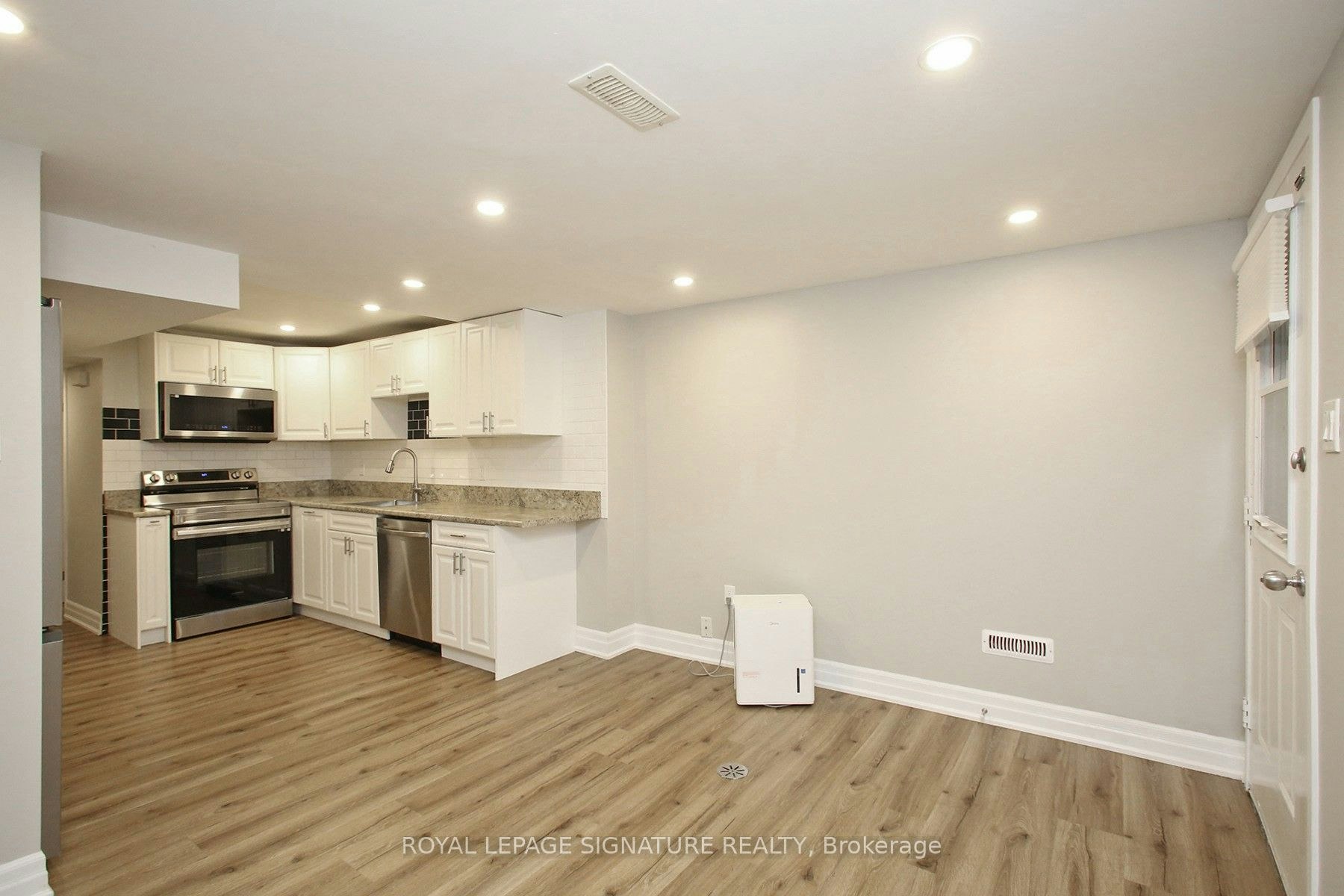 10 Armstrong Street, Toronto, ON, M6H 1V8 - 8