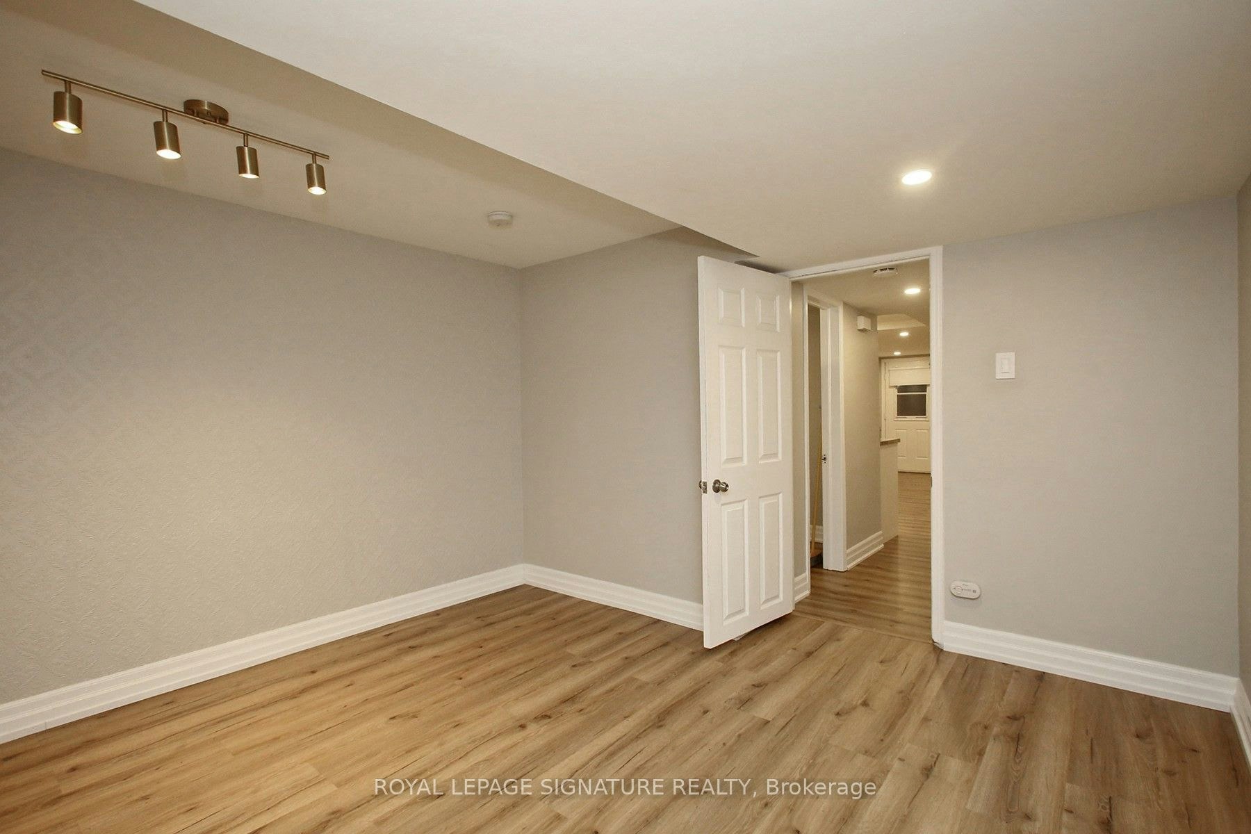 10 Armstrong Street, Toronto, ON, M6H 1V8 - 12