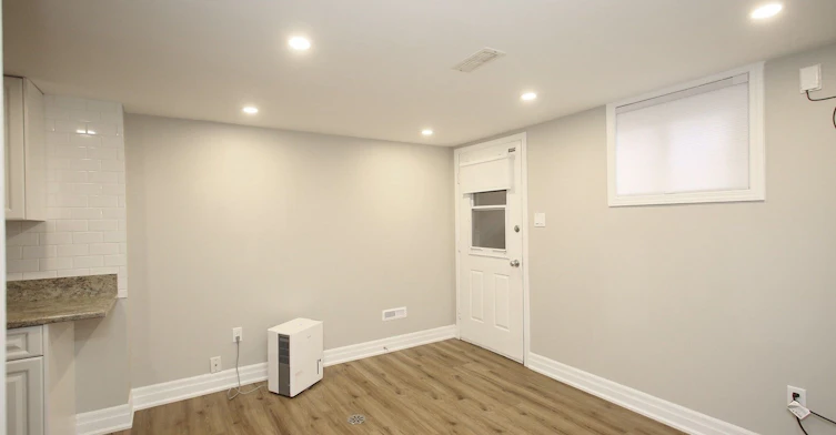 10 Armstrong Street, Toronto, ON, M6H 1V8 - 10