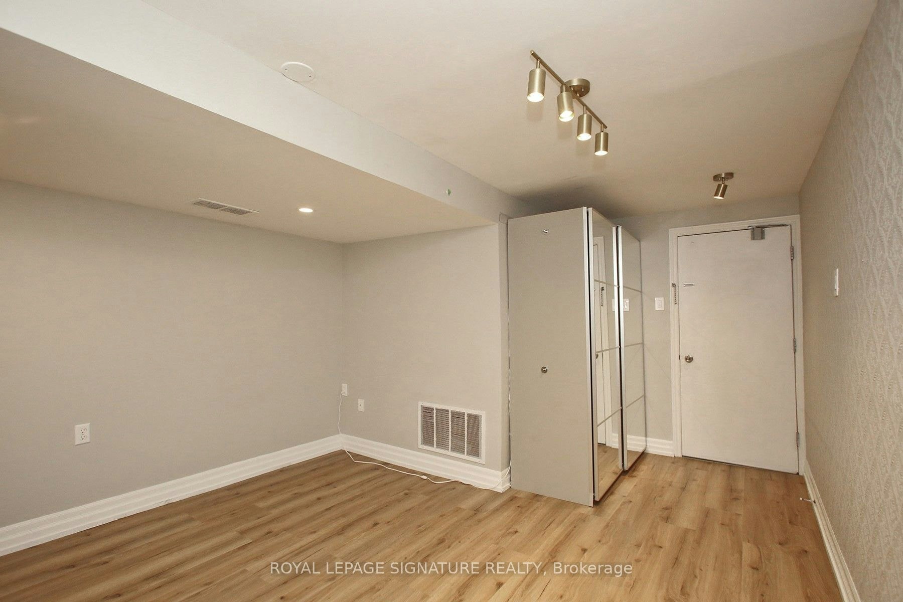 10 Armstrong Street, Toronto, ON, M6H 1V8 - 14