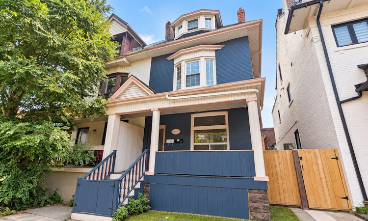 1267 King Street W